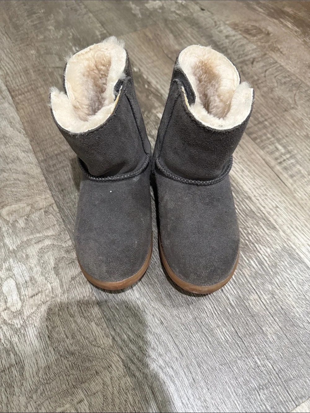 Ugg boots size 11 toddlers